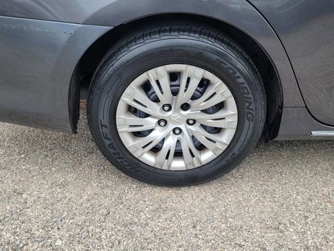Used 2013 Toyota Camry LE FWD image 31