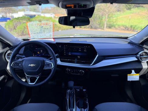 New 2026 Chevrolet Trax LT image 15