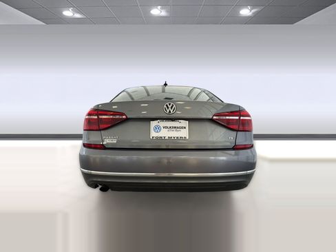 Used 2019 Volkswagen Passat 2.0T Wolfsburg image 10