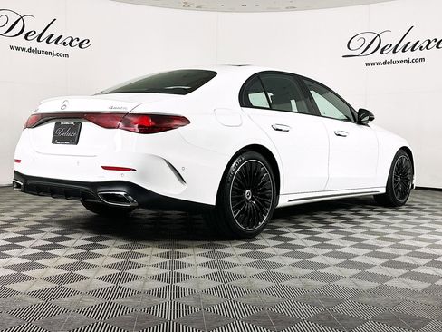 Used 2024 Mercedes-Benz E 350 4MATIC Sedan image 6