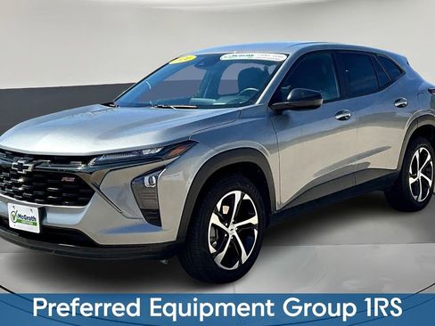 Used 2024 Chevrolet Trax RS w/ Driver Confidence Package image 3