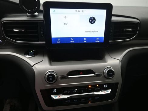 Certified 2020 Ford Explorer XLT w/ Equipment Group 202A image 4