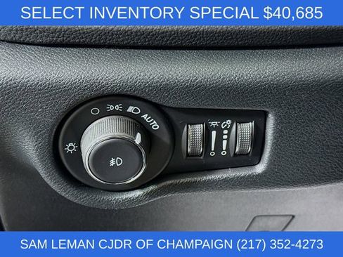 New 2026 Chrysler Pacifica Select w/ S Appearance Package image 10
