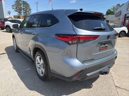 Used 2022 Toyota Highlander LE image 8
