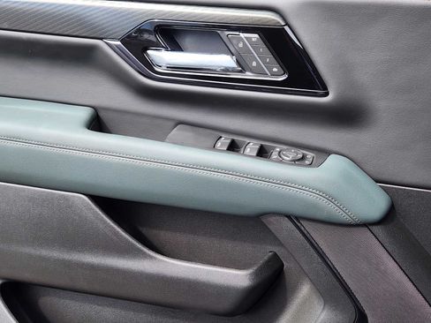 New 2026 GMC Yukon AT4 w/ AT4 Premium Plus Package AWD/4WD image 6