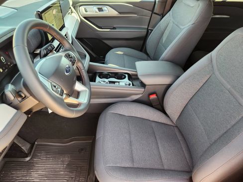 New 2027 Ford Explorer Active RWD image 13