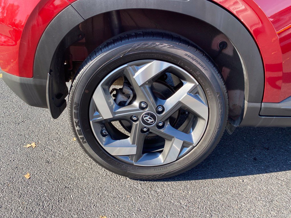 Certified 2024 Hyundai Venue Limited FWD image 9