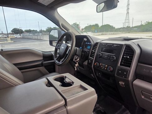 Used 2019 Ford F250 XL w/ Power Equipment Group AWD/4WD image 22