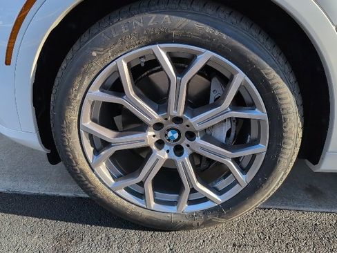 Certified 2023 BMW X7 xDrive40i w/ Premium Package image 8