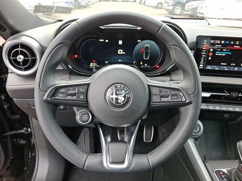 New 2025 Alfa Romeo Tonale image 17