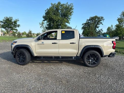 Used 2024 Chevrolet Colorado Trail Boss w/ Advanced Trailering Package AWD/4WD image 6