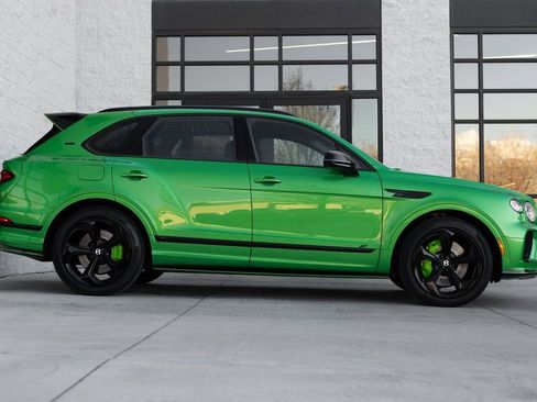 Used 2025 Bentley Bentayga image 5