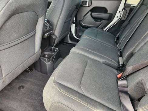 Used 2025 Jeep Wrangler Unlimited Sport AWD/4WD image 9