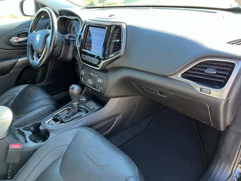 Used 2020 Jeep Cherokee Limited image 23