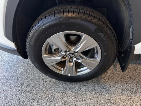 Used 2023 Toyota RAV4 XLE AWD/4WD image 13