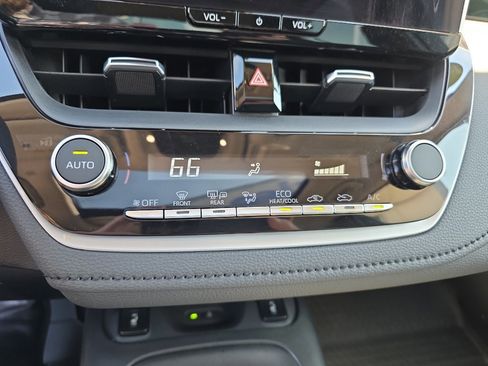 Used 2025 Toyota Corolla XLE image 26