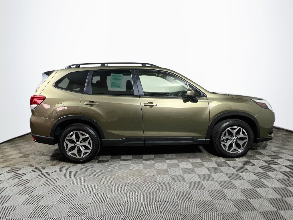 Used 2024 Subaru Forester Premium AWD/4WD image 8