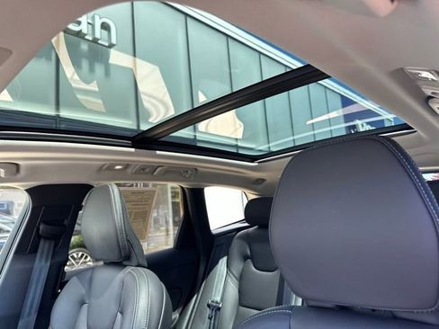 Used 2022 Volvo XC60 B6 Inscription w/ Climate Package AWD/4WD image 27