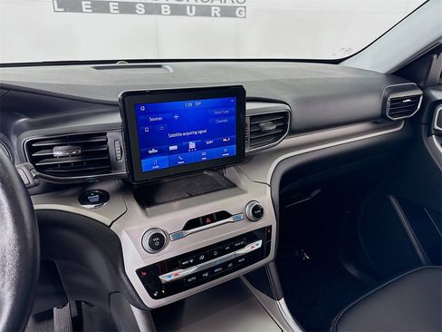 Used 2020 Ford Explorer XLT w/ Equipment Group 202A image 22