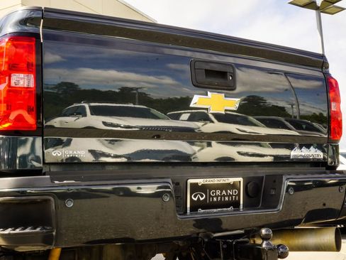 Used 2019 Chevrolet Silverado 2500 High Country w/ Duramax Plus Package AWD/4WD image 13