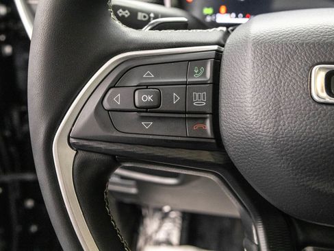 Used 2023 Jeep Grand Cherokee L Laredo AWD/4WD image 20