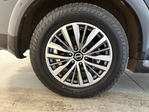 Used 2022 Nissan Armada SL w/ Captain's Chairs Package AWD/4WD image 10