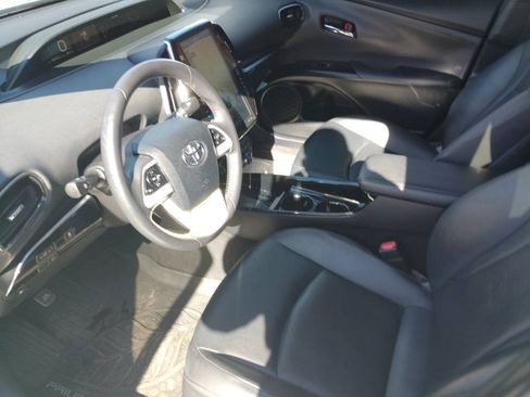 Used 2017 Toyota Prius Prime Premium FWD image 3
