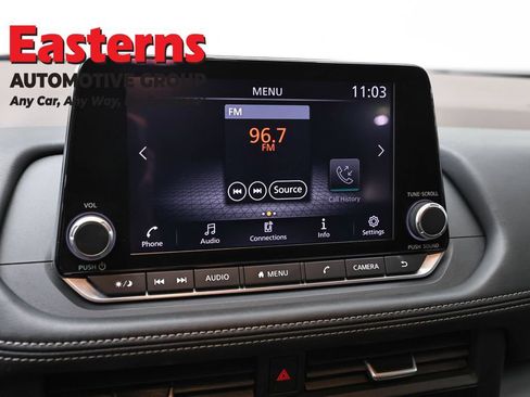 Used 2023 Nissan Rogue S AWD/4WD image 19