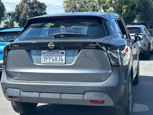 Used 2025 Nissan Kicks S w/ Charging Package FWD image 3