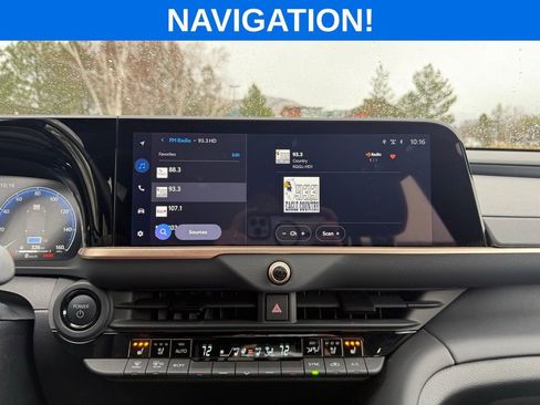 Used 2025 Toyota Crown Signia image 31