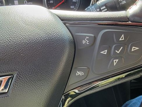 Used 2022 Chevrolet Equinox RS w/ RS Leather Package image 25