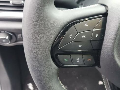 Used 2023 Chrysler Pacifica Touring-L w/ S Appearance Package image 9