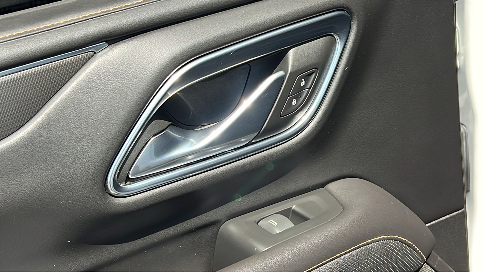 Certified 2023 GMC Yukon AT4 AWD/4WD image 14