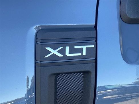 New 2025 Ford Maverick XLT image 28