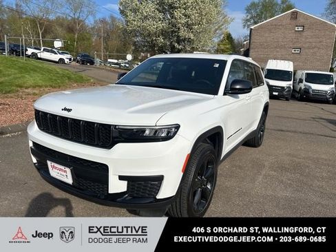 Used 2023 Jeep Grand Cherokee L Laredo AWD/4WD image 1