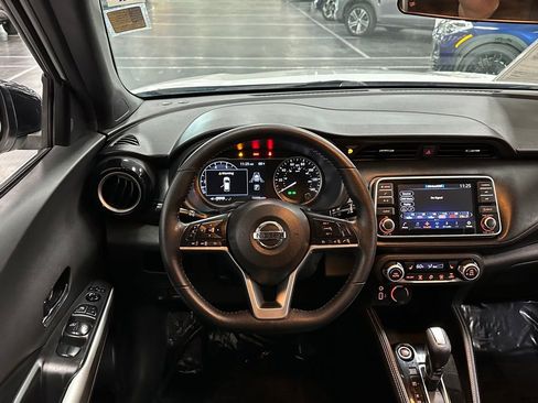 Used 2020 Nissan Kicks SR w/ SR Premium Package FWD image 25