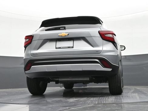 Used 2024 Chevrolet Trax LT w/ Driver Confidence Package FWD image 23