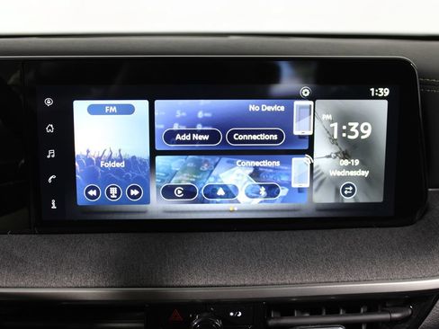 Used 2025 Nissan Kicks SV FWD image 12