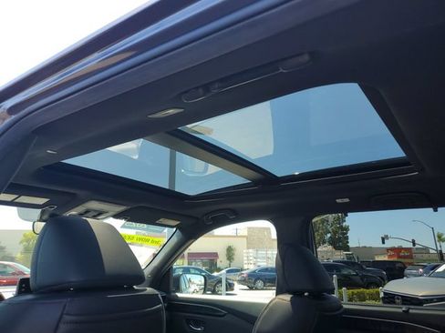Certified 2025 Honda Pilot Black Edition image 16