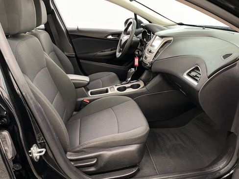 Used 2018 Chevrolet Cruze LS image 29