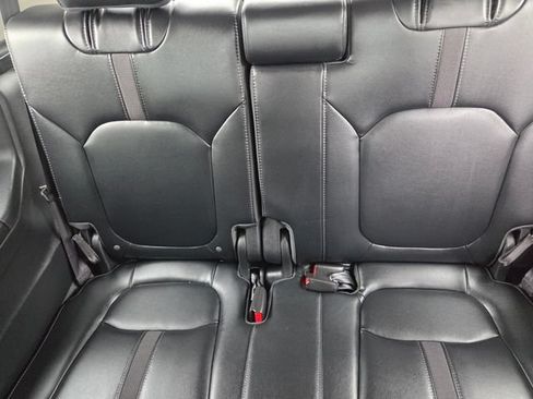 Used 2025 Honda Pilot EX-L image 12
