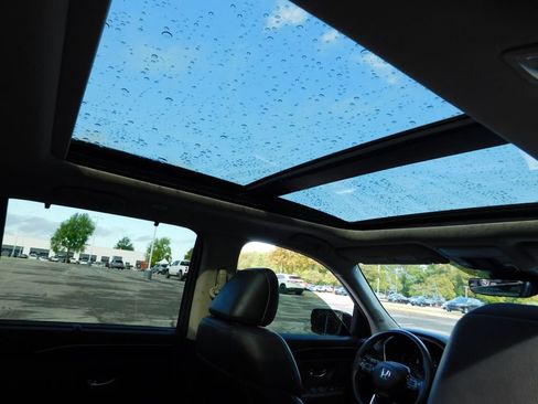 Certified 2023 Honda Pilot Touring image 3