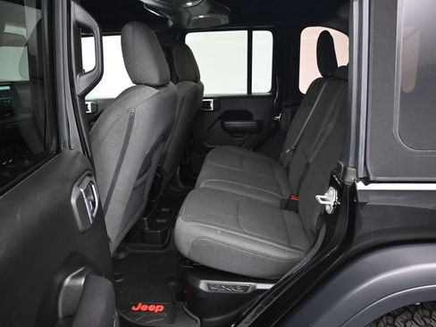 Used 2024 Jeep Wrangler Unlimited AWD/4WD image 18
