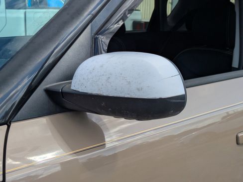 Used 2015 Kia Soul + image 10