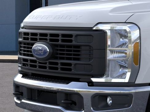 New 2026 Ford F250 XL w/ XL Driver Assist Package RWD image 17