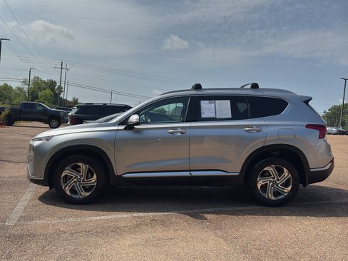 Used 2022 Hyundai Santa Fe SEL w/ Convenience Package FWD image 9