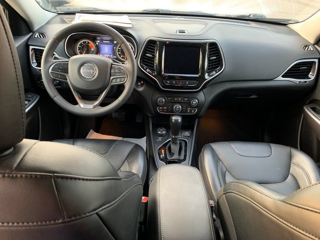 Used 2022 Jeep Cherokee Limited AWD/4WD image 16