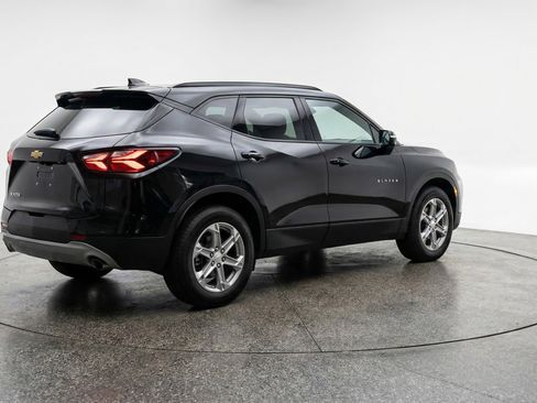 Used 2025 Chevrolet Blazer LT FWD image 9