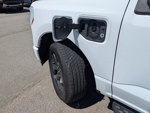 Certified 2025 Ford F150 Lightning Flash AWD/4WD image 13
