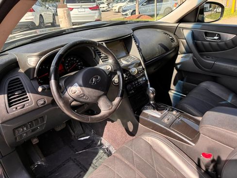 Used 2011 INFINITI FX35 AWD w/ Premium Pkg image 16